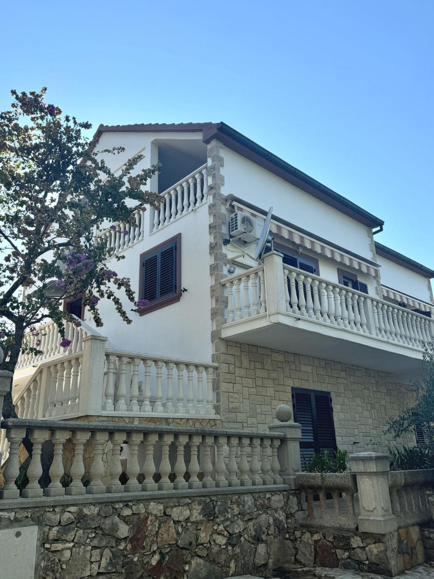 Apartments And Room Makaj Basina Εξωτερικό φωτογραφία